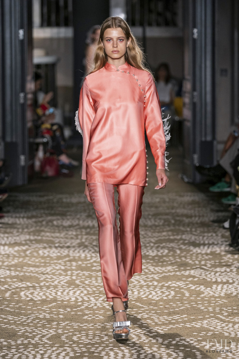 Huishan Zhang fashion show for Spring/Summer 2020