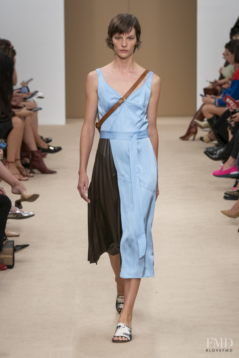 Sara Blomqvist featured in  the Tod\'s fashion show for Spring/Summer 2020