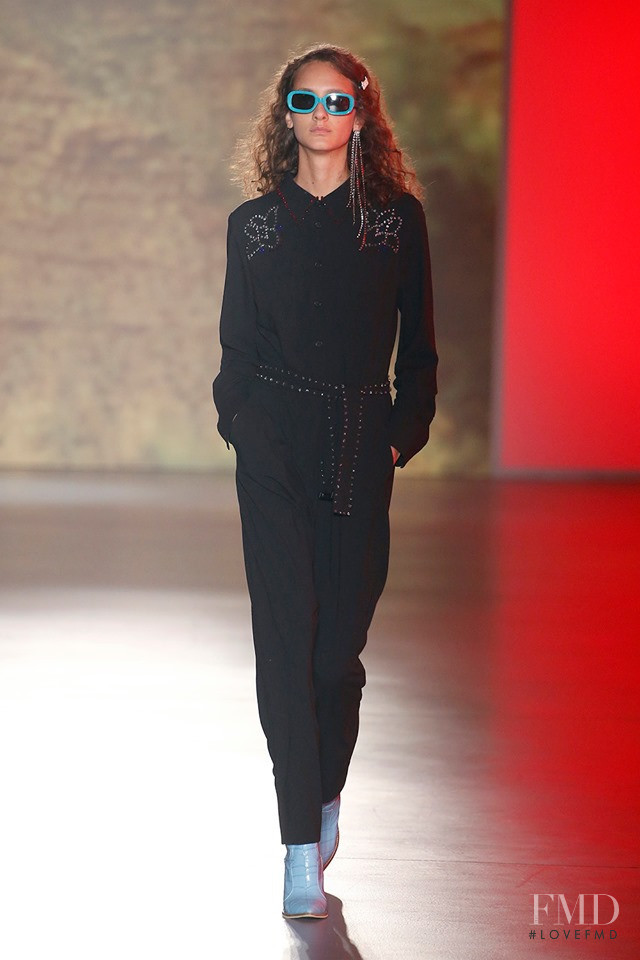 Valentina Wende featured in  the Teo & Lea fashion show for Spring/Summer 2020