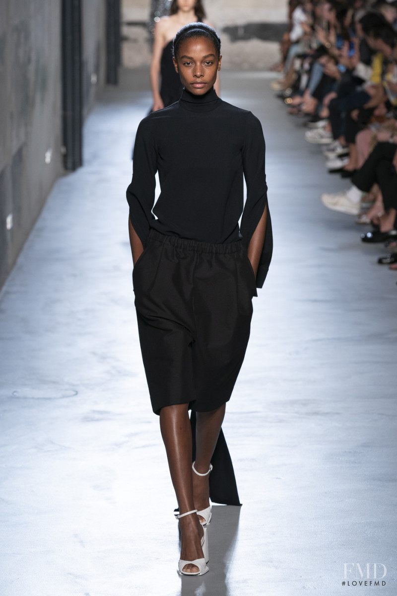 Karly Loyce featured in  the N° 21 fashion show for Spring/Summer 2020