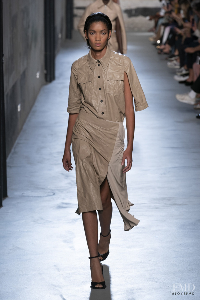 Licett Morillo featured in  the N° 21 fashion show for Spring/Summer 2020