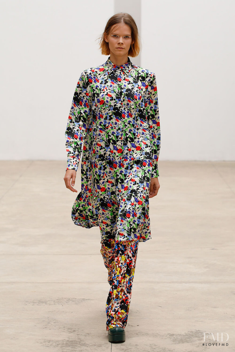 Irina Kravchenko featured in  the Arthur Arbesser fashion show for Spring/Summer 2020