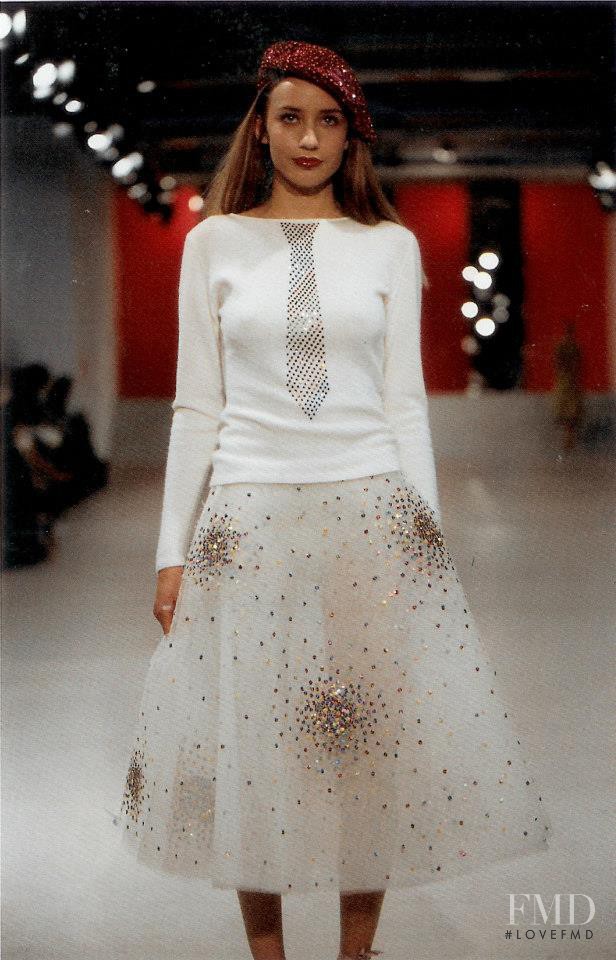 Lizzy Jagger featured in  the Matthew Williamson fashion show for Autumn/Winter 2001
