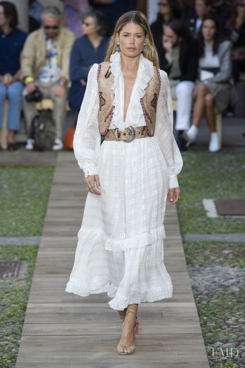 Doutzen Kroes featured in  the Etro fashion show for Spring/Summer 2020