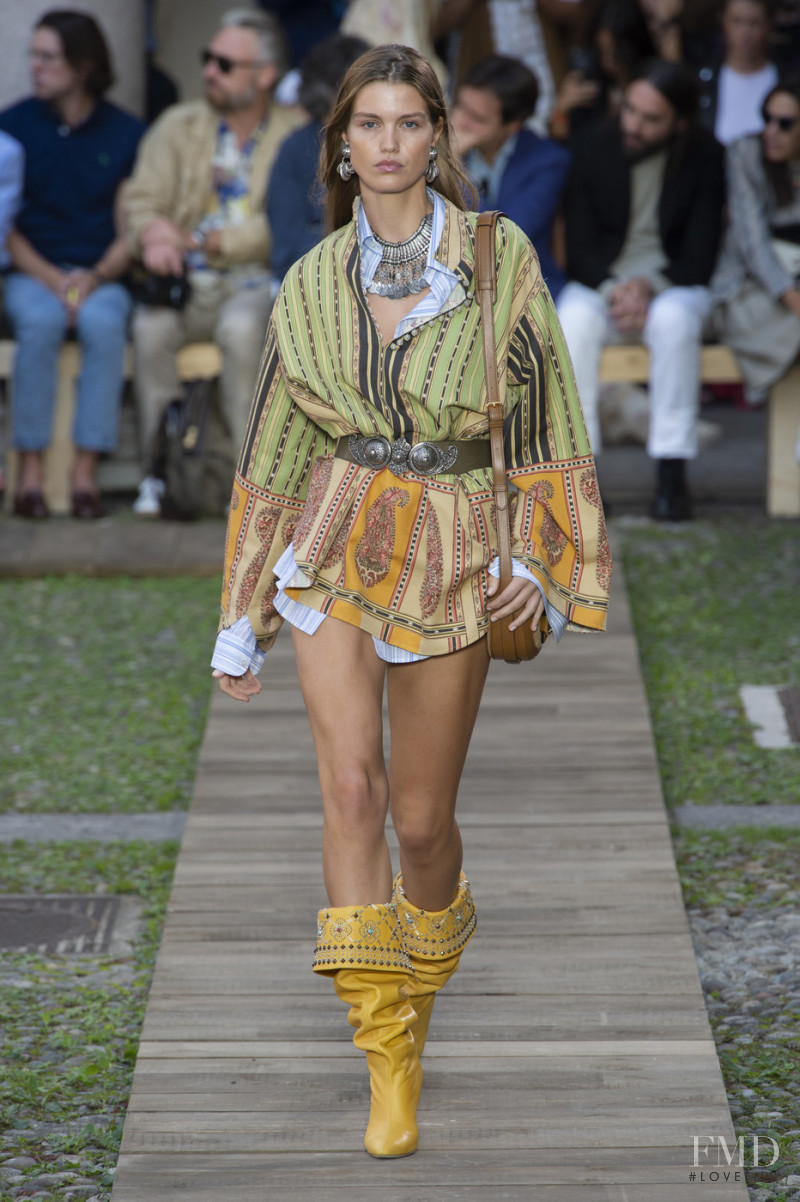 Luna Bijl featured in  the Etro fashion show for Spring/Summer 2020