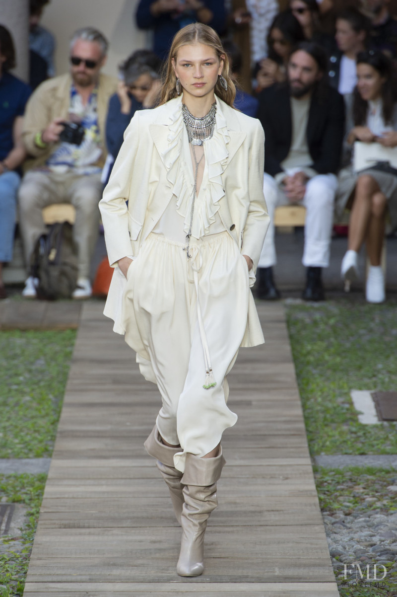 Deirdre Firinne featured in  the Etro fashion show for Spring/Summer 2020