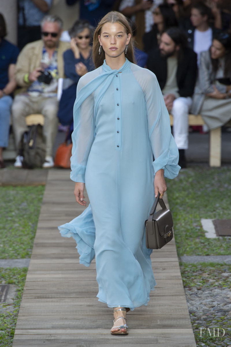 Laurijn Bijnen featured in  the Etro fashion show for Spring/Summer 2020