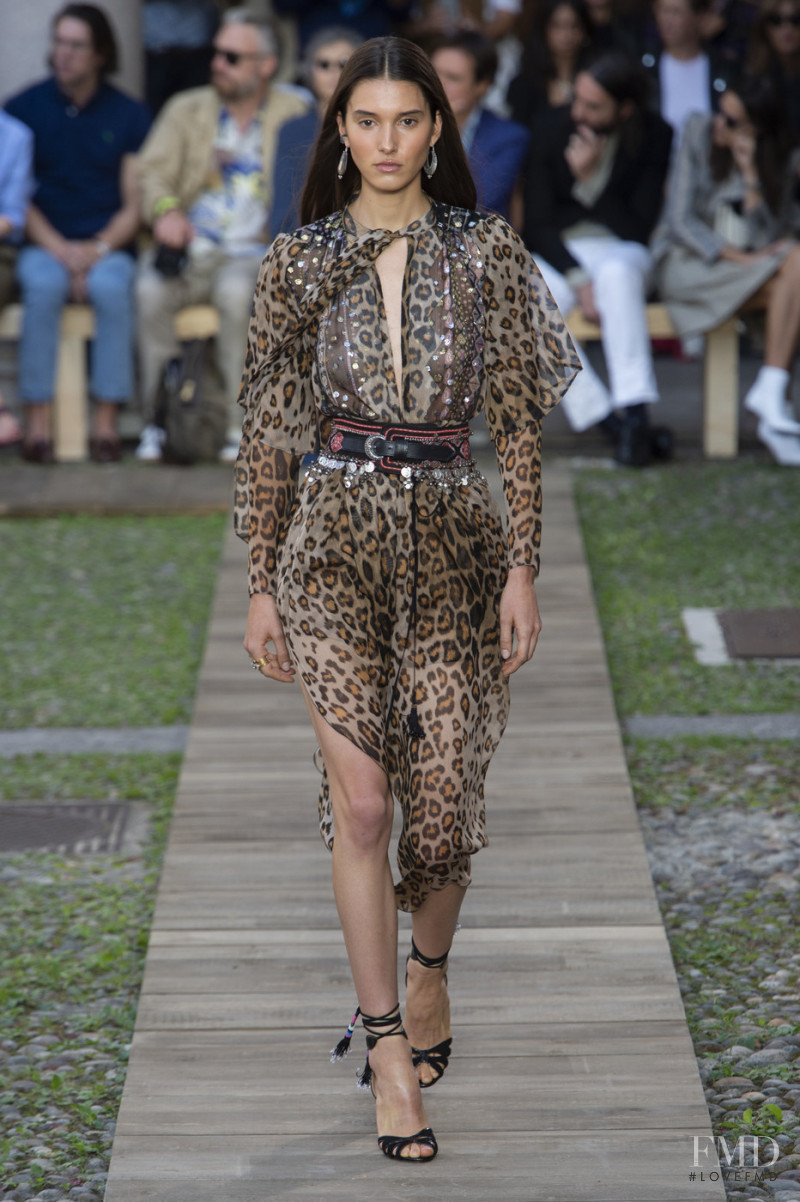 Rachelle Harris featured in  the Etro fashion show for Spring/Summer 2020