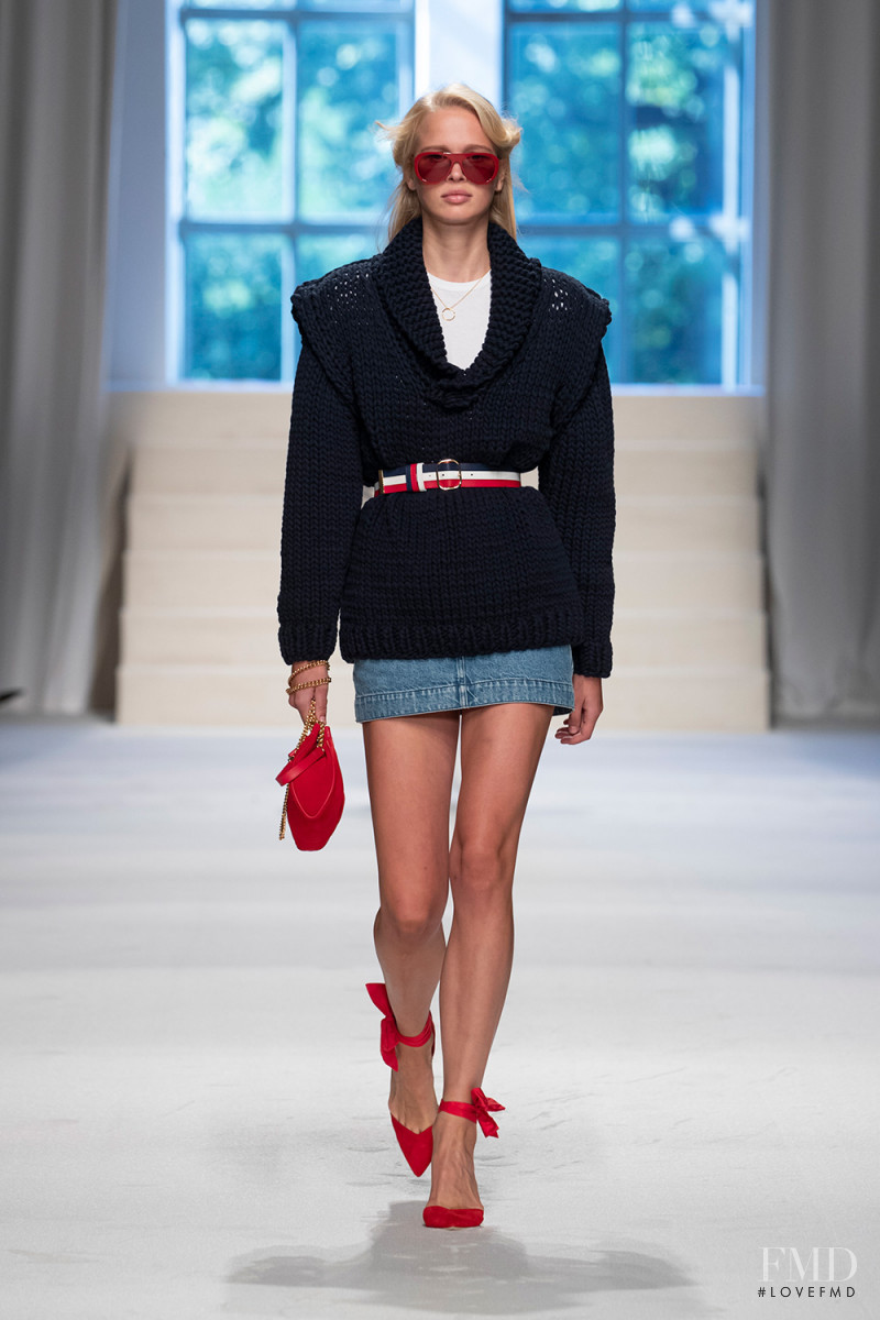 Fien Kloos featured in  the Philosophy di Lorenzo Serafini fashion show for Spring/Summer 2020
