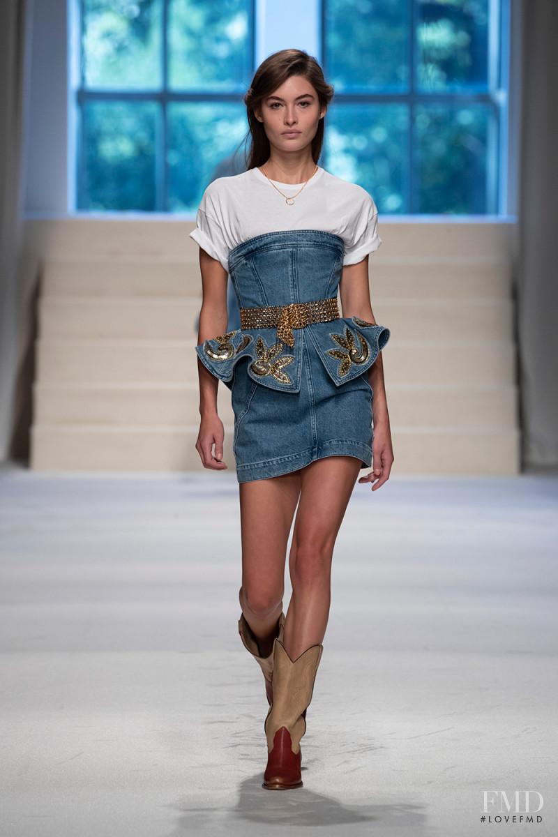 Grace Elizabeth featured in  the Philosophy di Lorenzo Serafini fashion show for Spring/Summer 2020