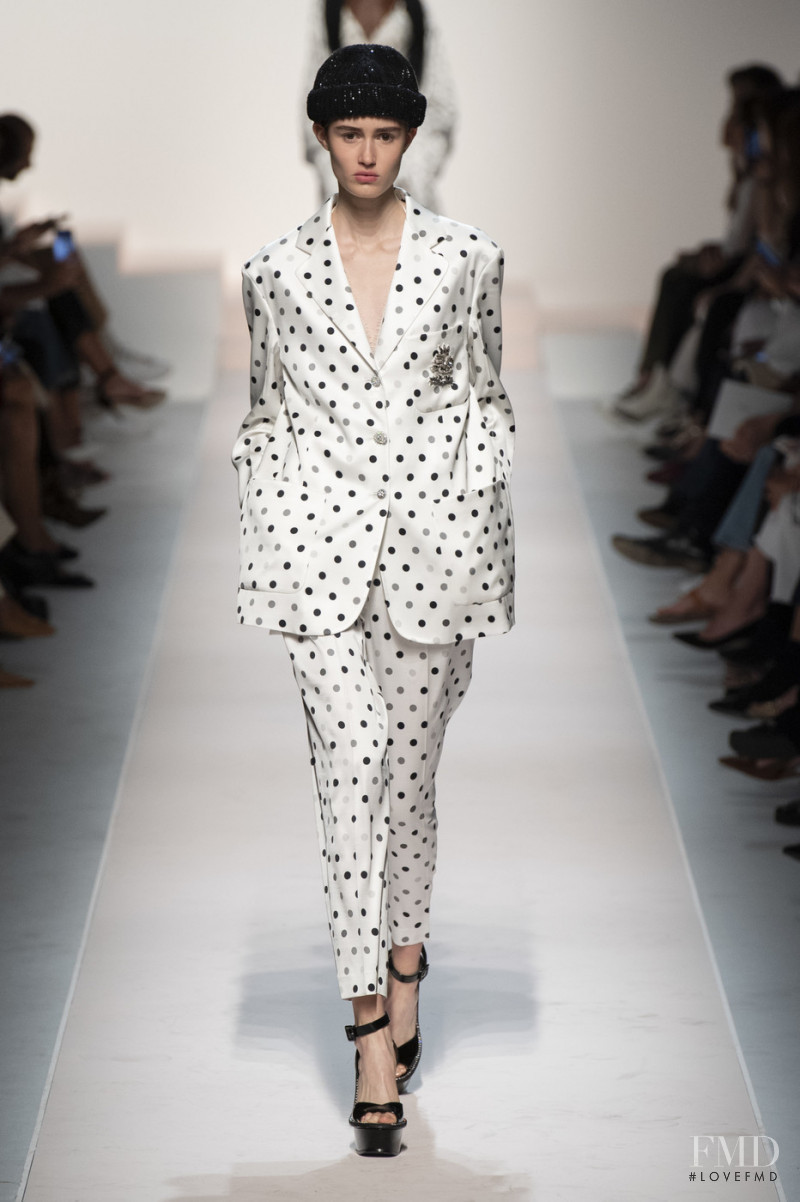 Nina Fresneau featured in  the Ermanno Scervino fashion show for Spring/Summer 2020