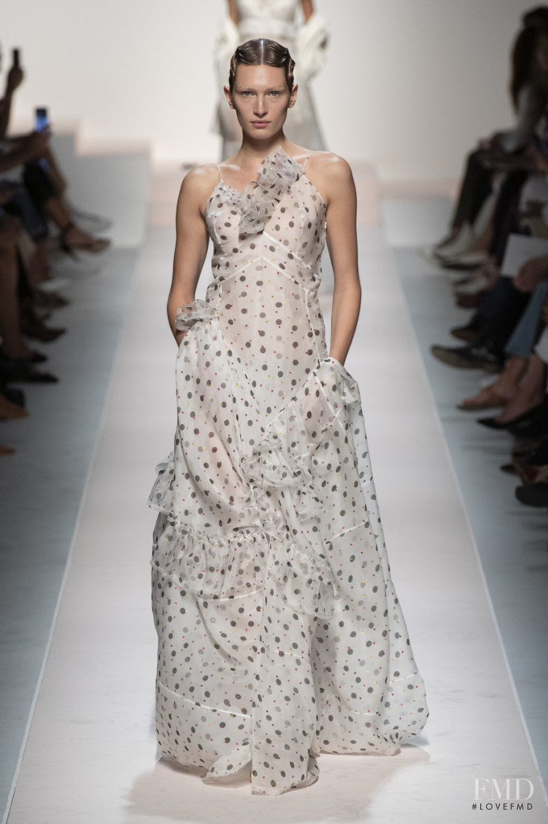 Liz Kennedy featured in  the Ermanno Scervino fashion show for Spring/Summer 2020
