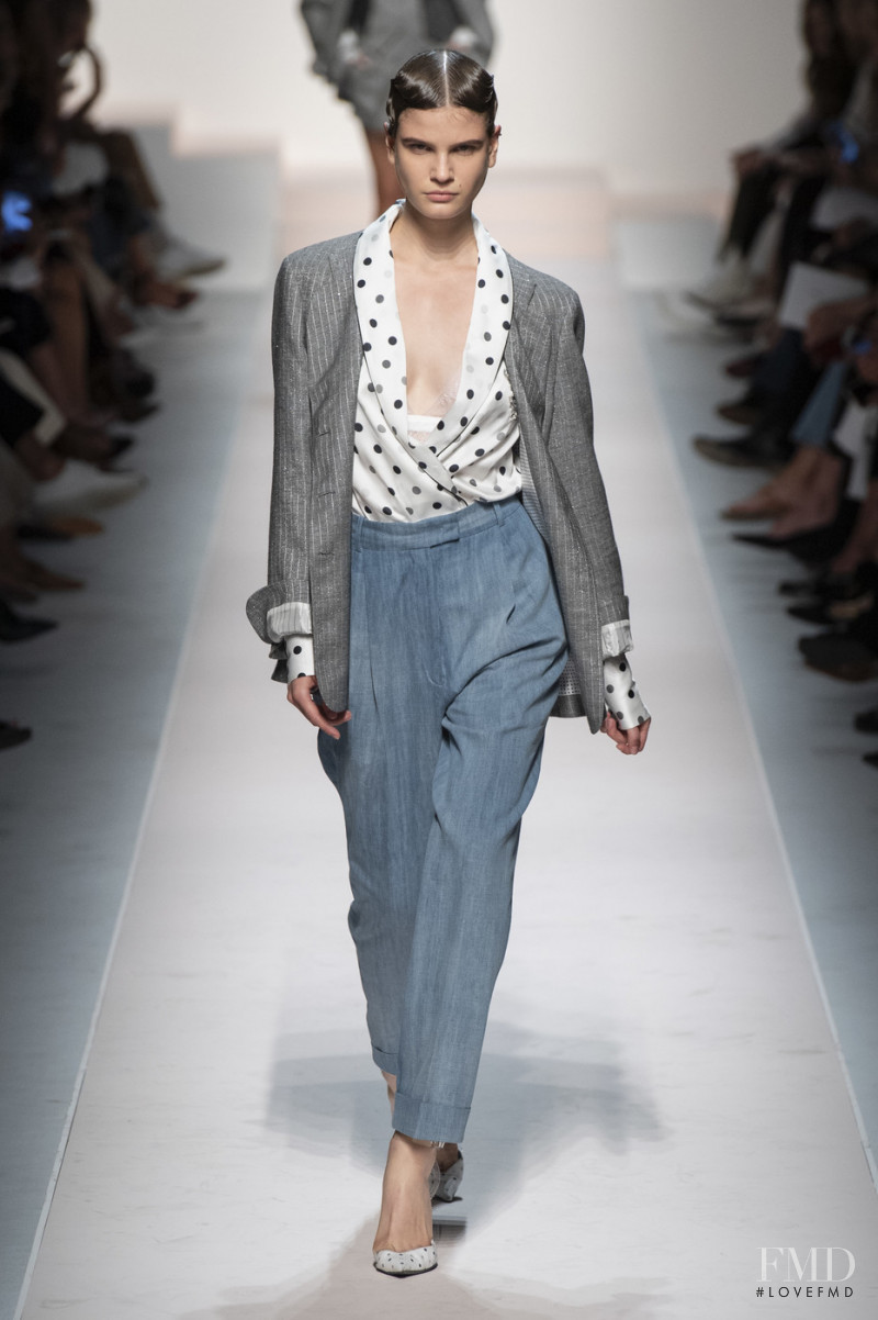 Katya Lashko featured in  the Ermanno Scervino fashion show for Spring/Summer 2020