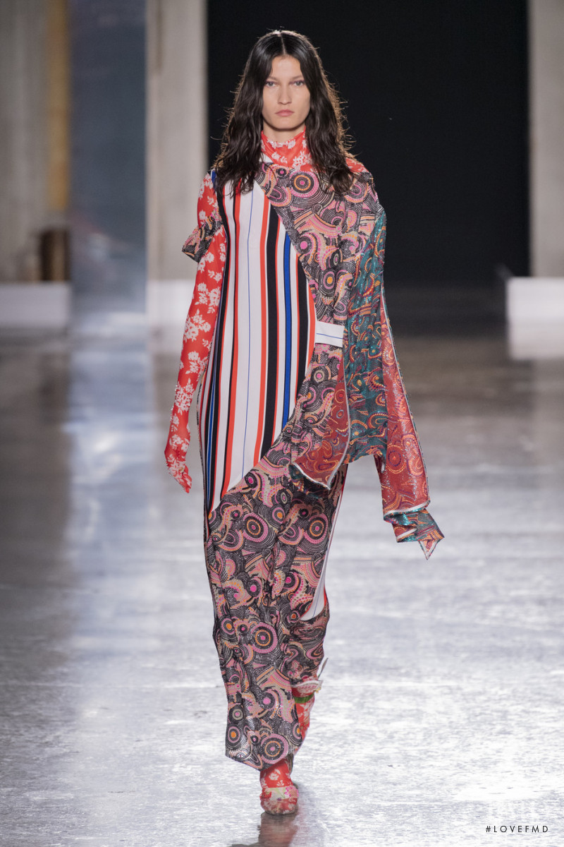 Shuting Qiu fashion show for Spring/Summer 2020