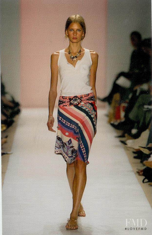 Hana Soukupova featured in  the Matthew Williamson fashion show for Spring/Summer 2004