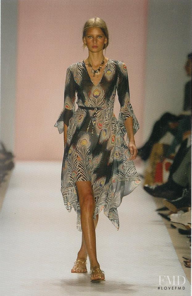 Hana Soukupova featured in  the Matthew Williamson fashion show for Spring/Summer 2004