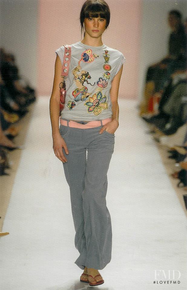 Marija Vujovic featured in  the Matthew Williamson fashion show for Spring/Summer 2004