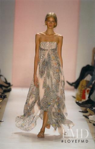 Hana Soukupova featured in  the Matthew Williamson fashion show for Spring/Summer 2004