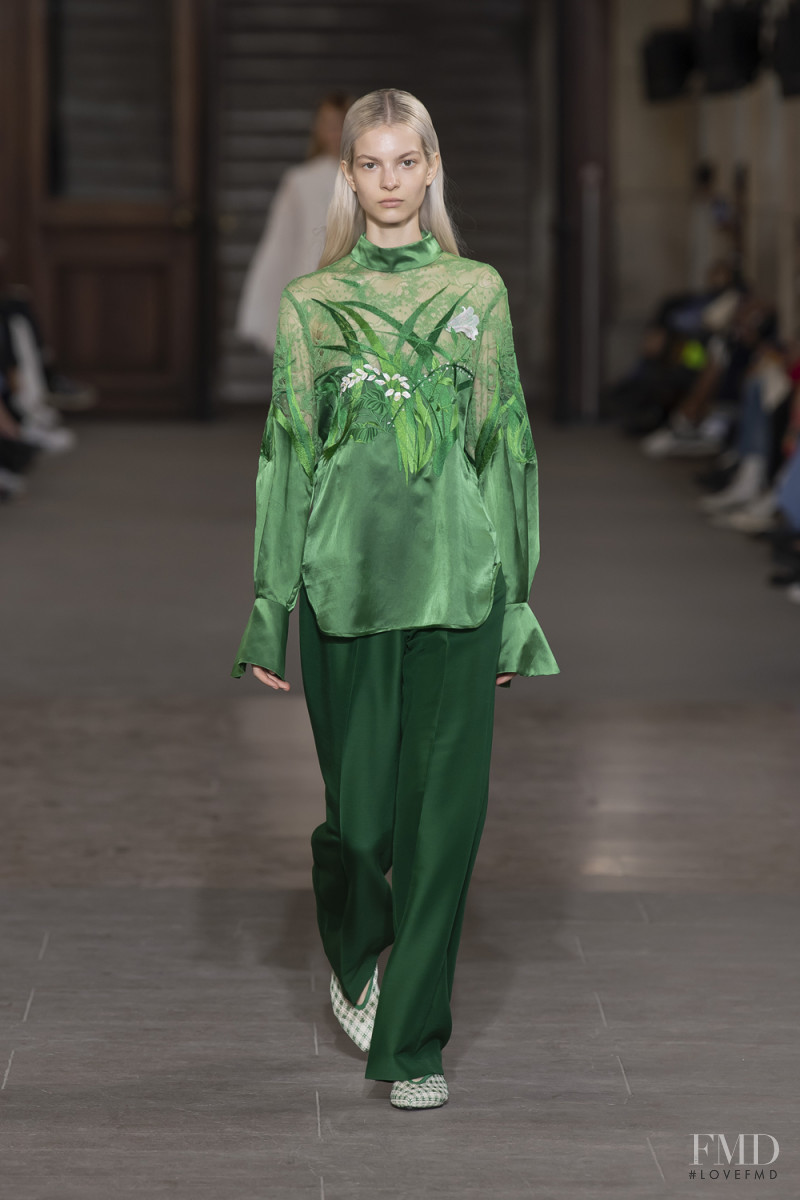 Nastya Zhuleva featured in  the Mame Kurogouchi fashion show for Spring/Summer 2020