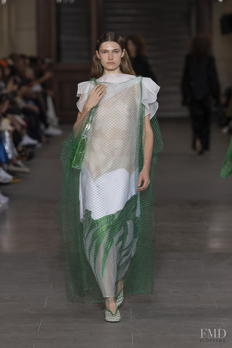 Laura Schoenmakers featured in  the Mame Kurogouchi fashion show for Spring/Summer 2020