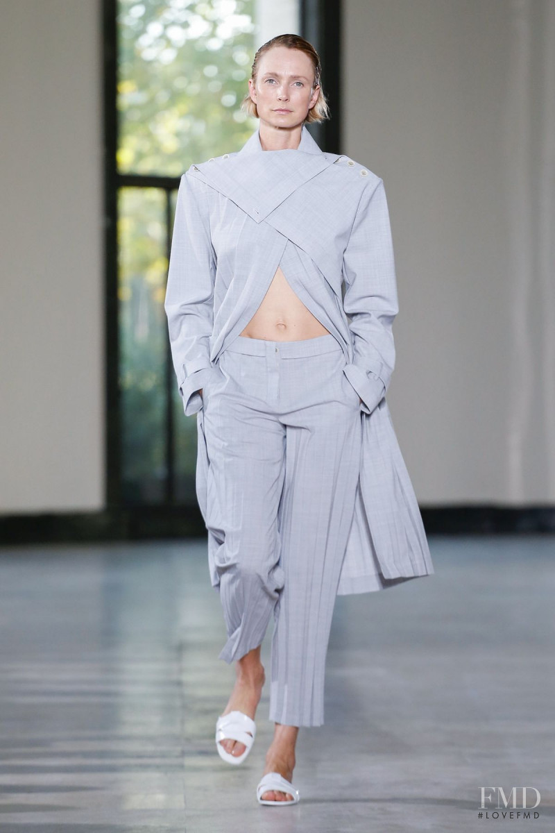 Dawei by Belle Ninon fashion show for Spring/Summer 2020