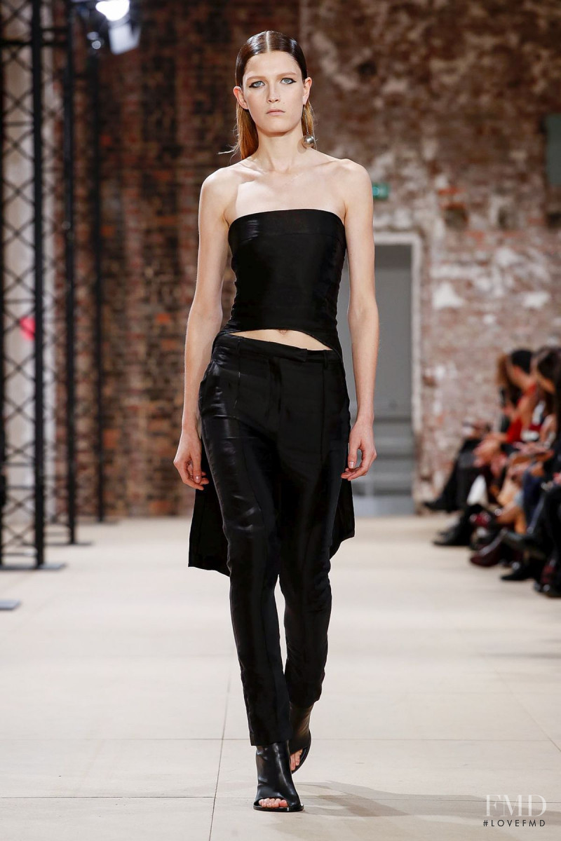 Tessa Bruinsma featured in  the Ann Demeulemeester fashion show for Spring/Summer 2020
