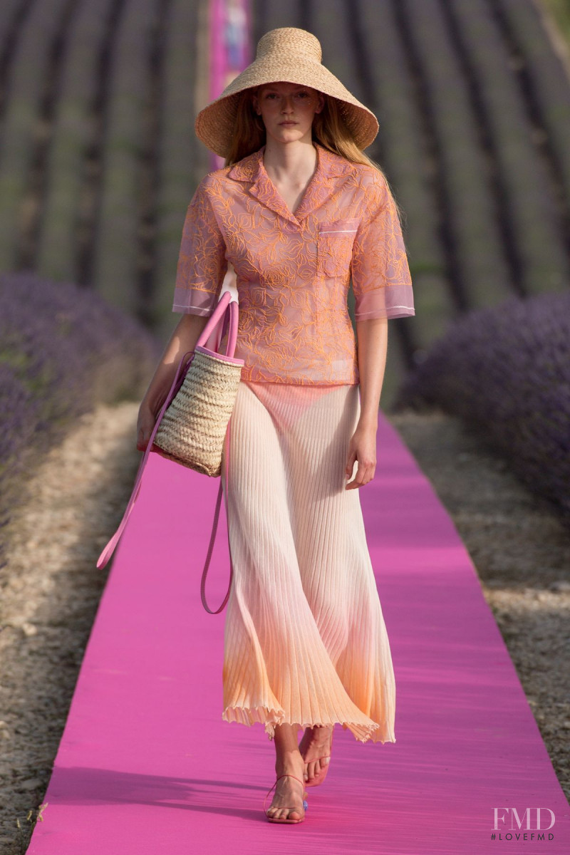Eliza Kallmann featured in  the Jacquemus fashion show for Spring/Summer 2020
