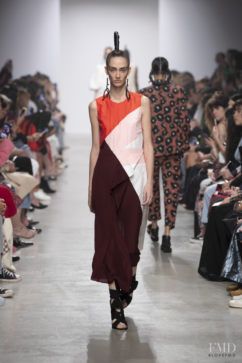Amanda Googe featured in  the Christian Wijnants fashion show for Spring/Summer 2020