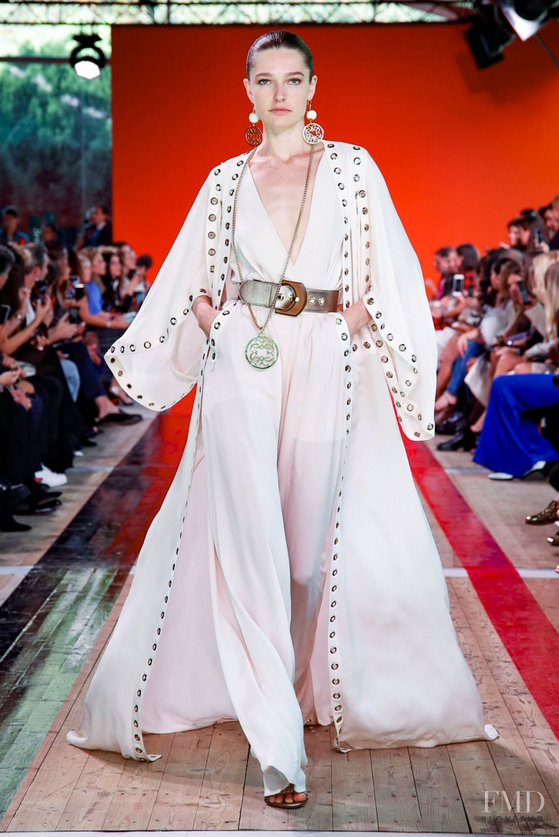 Laura Schoenmakers featured in  the Elie Saab fashion show for Spring/Summer 2020