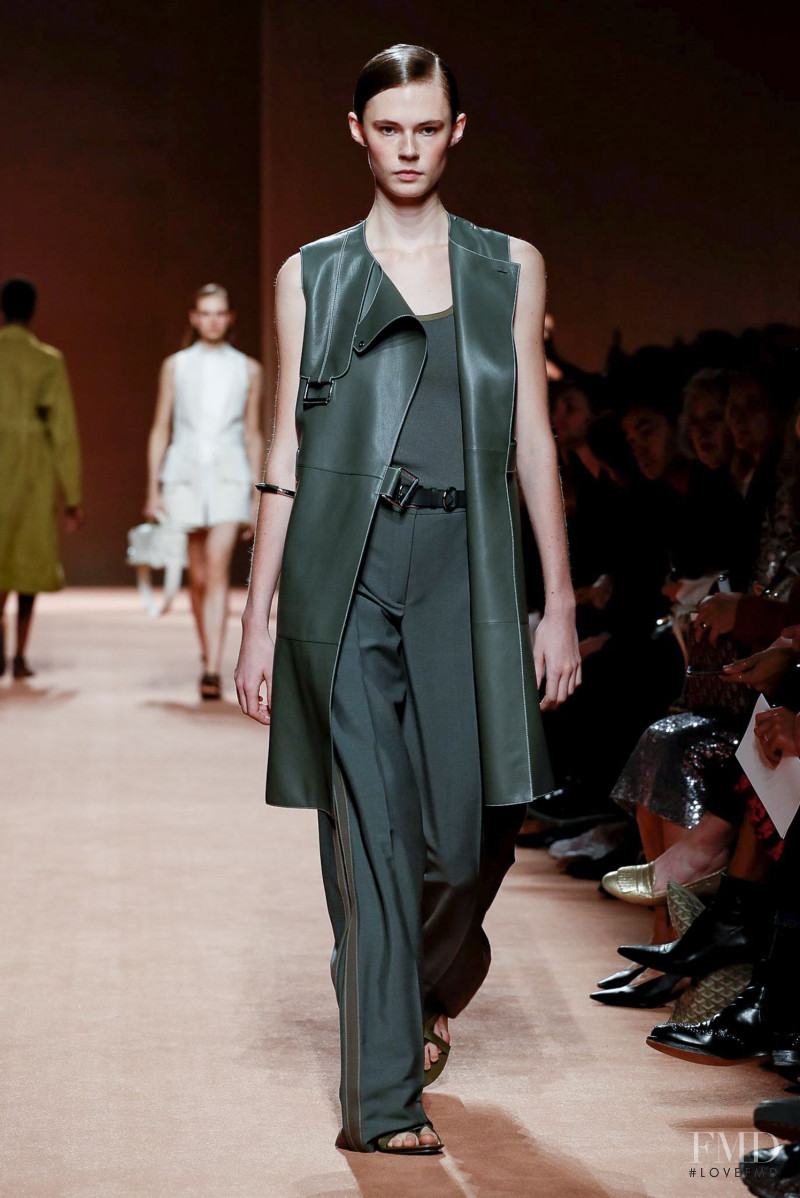 Brooke Robinson featured in  the Hermès fashion show for Spring/Summer 2020