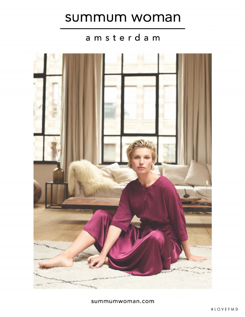 summum woman advertisement for Autumn/Winter 2019