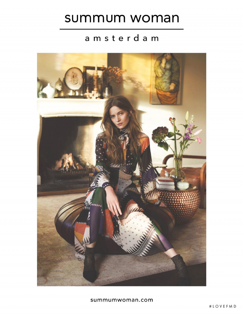 summum woman advertisement for Autumn/Winter 2019