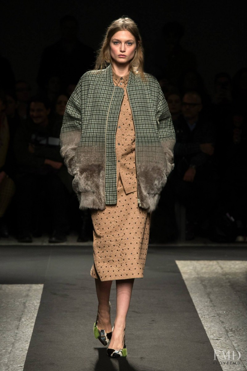 Svetlana Zakharova featured in  the N° 21 fashion show for Autumn/Winter 2014