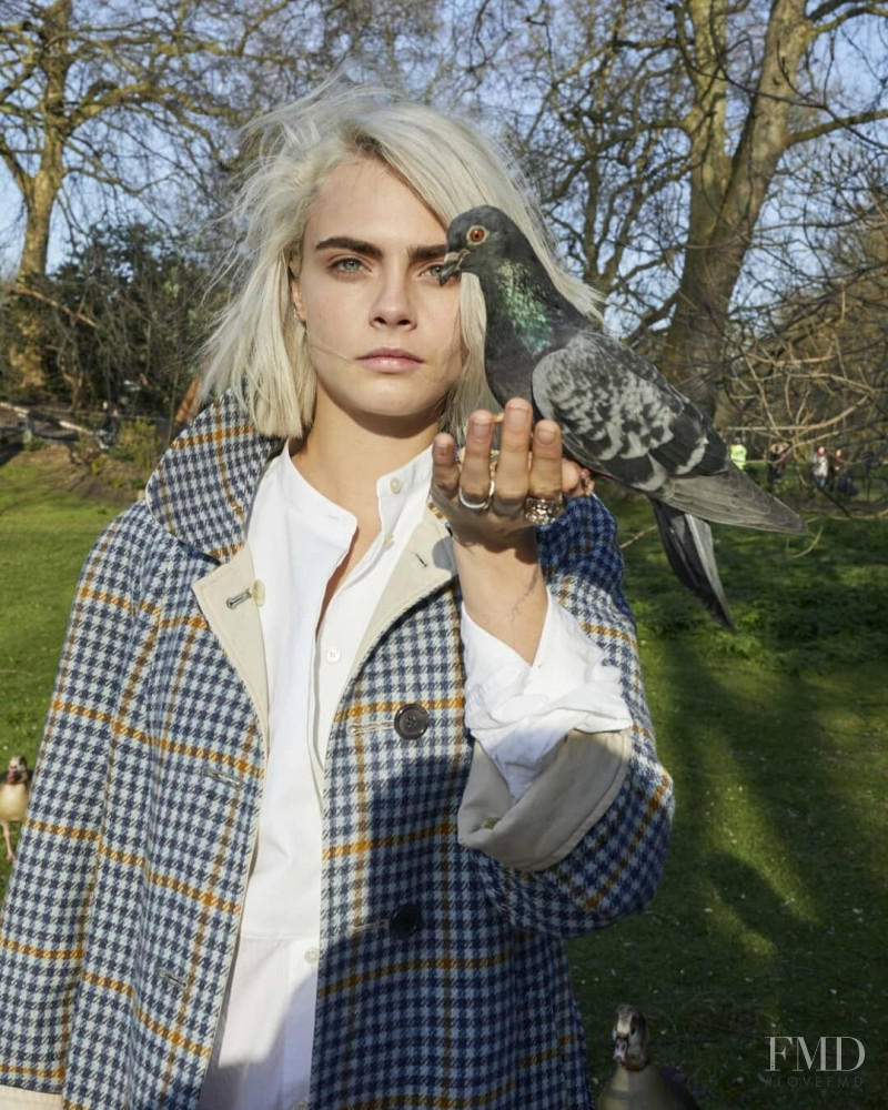 Photo feat. Cara Delevingne - Burberry Fragrance - Autumn/Winter 2019 ...