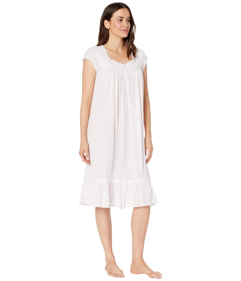 Sarah Stephens featured in  the Zappos catalogue for Autumn/Winter 2019
