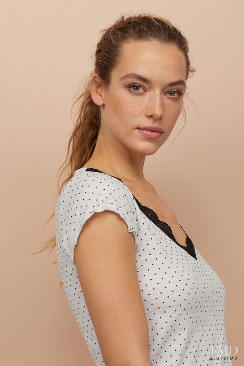 Hannah Ferguson featured in  the H&M catalogue for Autumn/Winter 2018