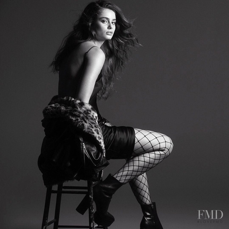 Taylor Hill featured in  the Victoria\'s Secret Beauty Fragrance advertisement for Autumn/Winter 2019