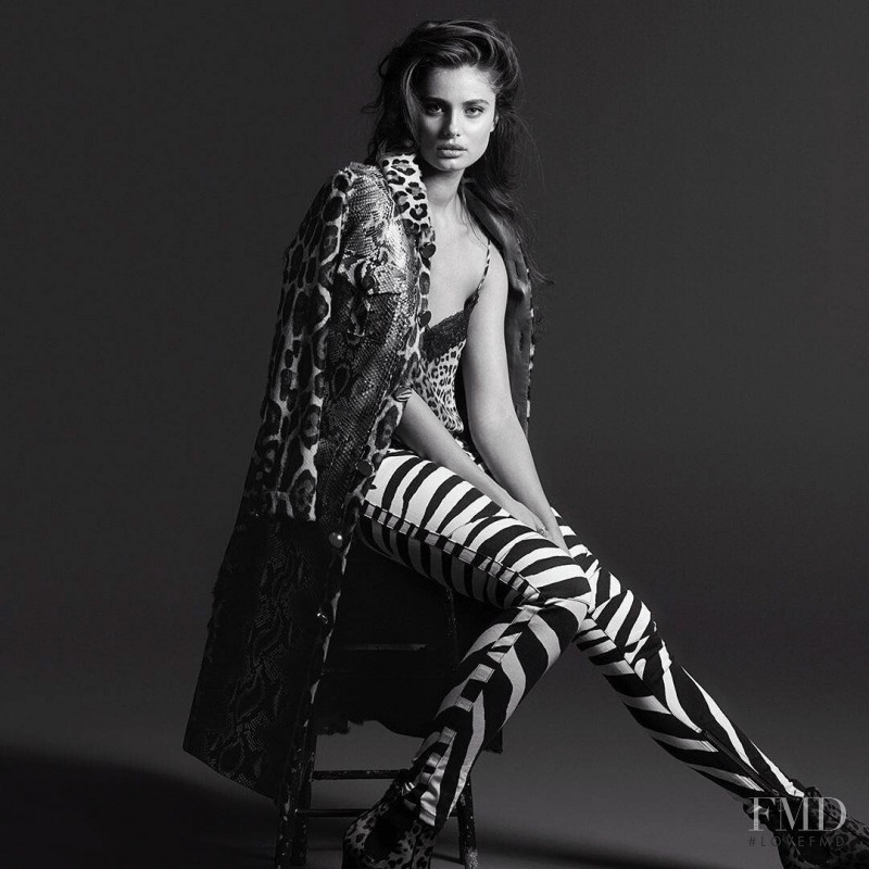 Taylor Hill featured in  the Victoria\'s Secret Beauty Fragrance advertisement for Autumn/Winter 2019