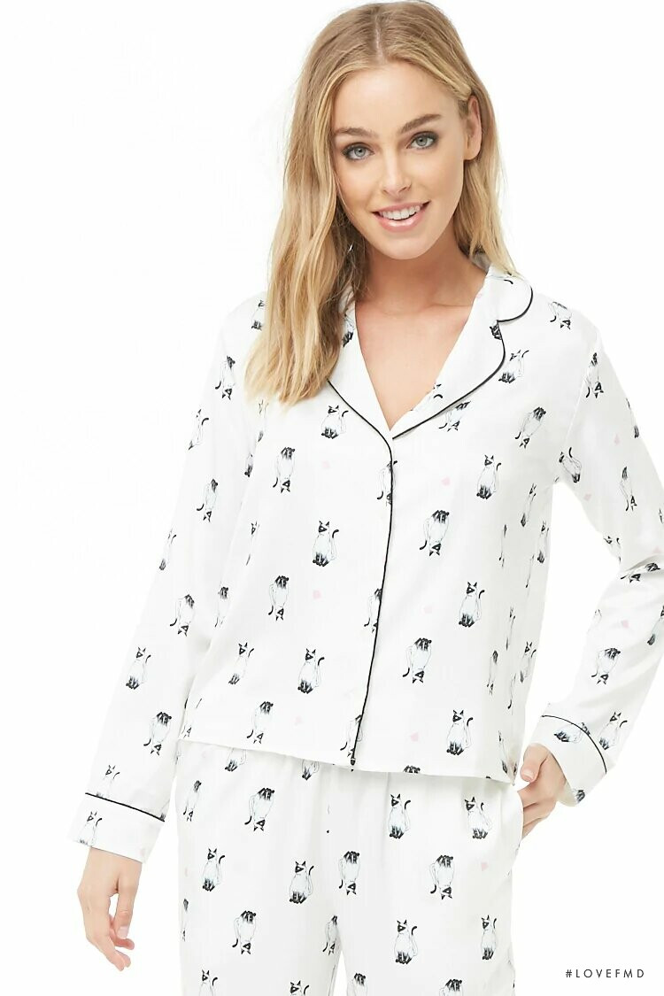 Elizabeth Turner featured in  the Forever 21 catalogue for Spring/Summer 2019