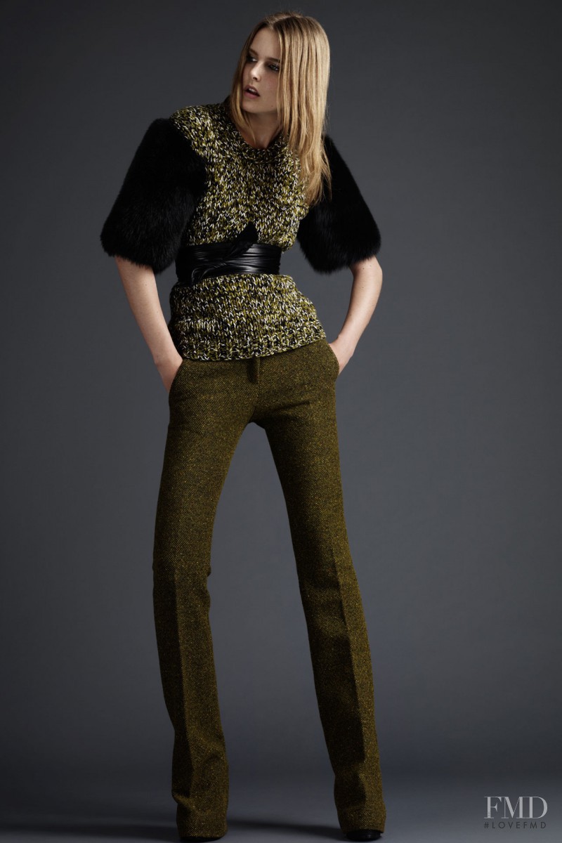 Lisanne de Jong featured in  the Burberry Prorsum fashion show for Pre-Fall 2011