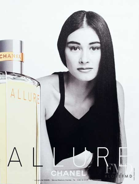 Chanel Parfums Allure eau de parfum advertisement for Spring/Summer 2000