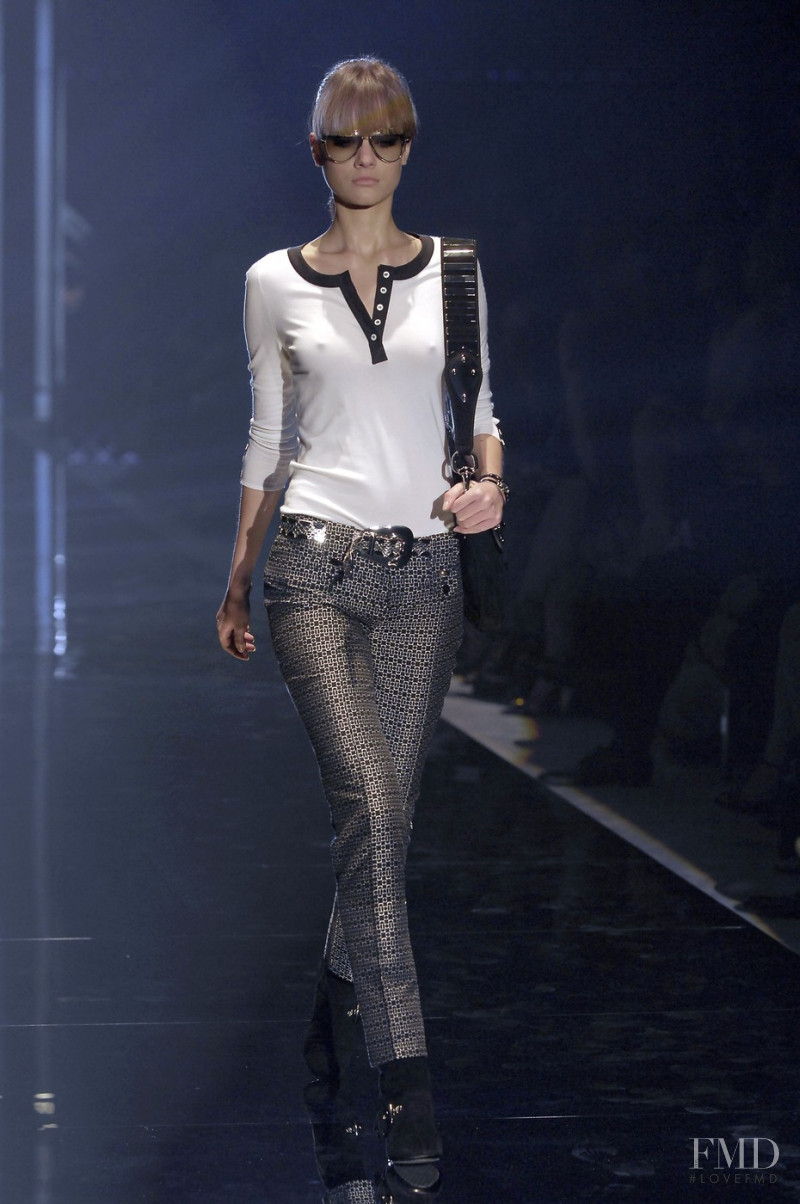 Olya Ivanisevic featured in  the Gucci fashion show for Spring/Summer 2007