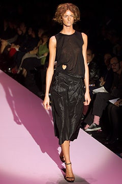 Gucci fashion show for Spring/Summer 2002