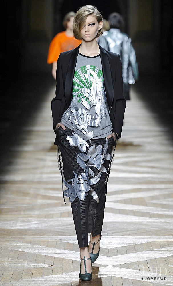 Ondria Hardin featured in  the Dries van Noten fashion show for Autumn/Winter 2014