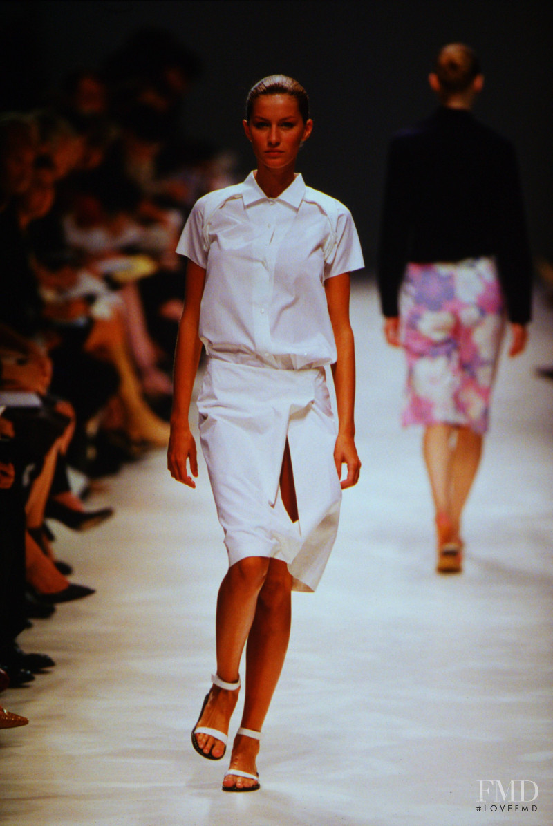 Gisele Bundchen featured in  the Jil Sander fashion show for Spring/Summer 2000