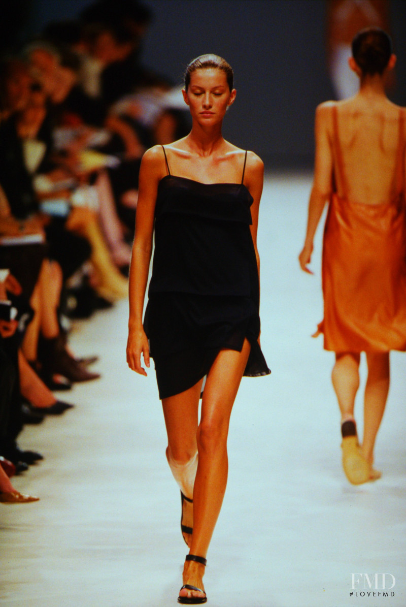 Gisele Bundchen featured in  the Jil Sander fashion show for Spring/Summer 2000