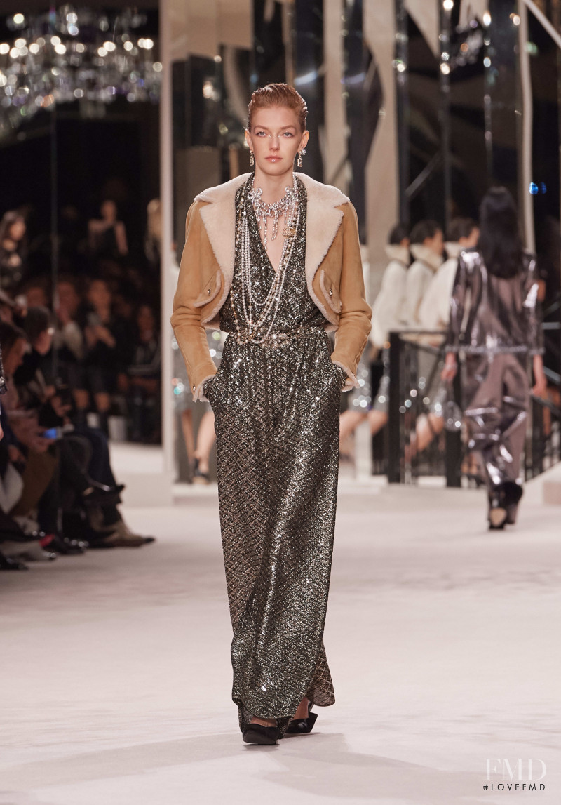 Eliza Kallmann featured in  the Chanel fashion show for Pre-Fall 2020