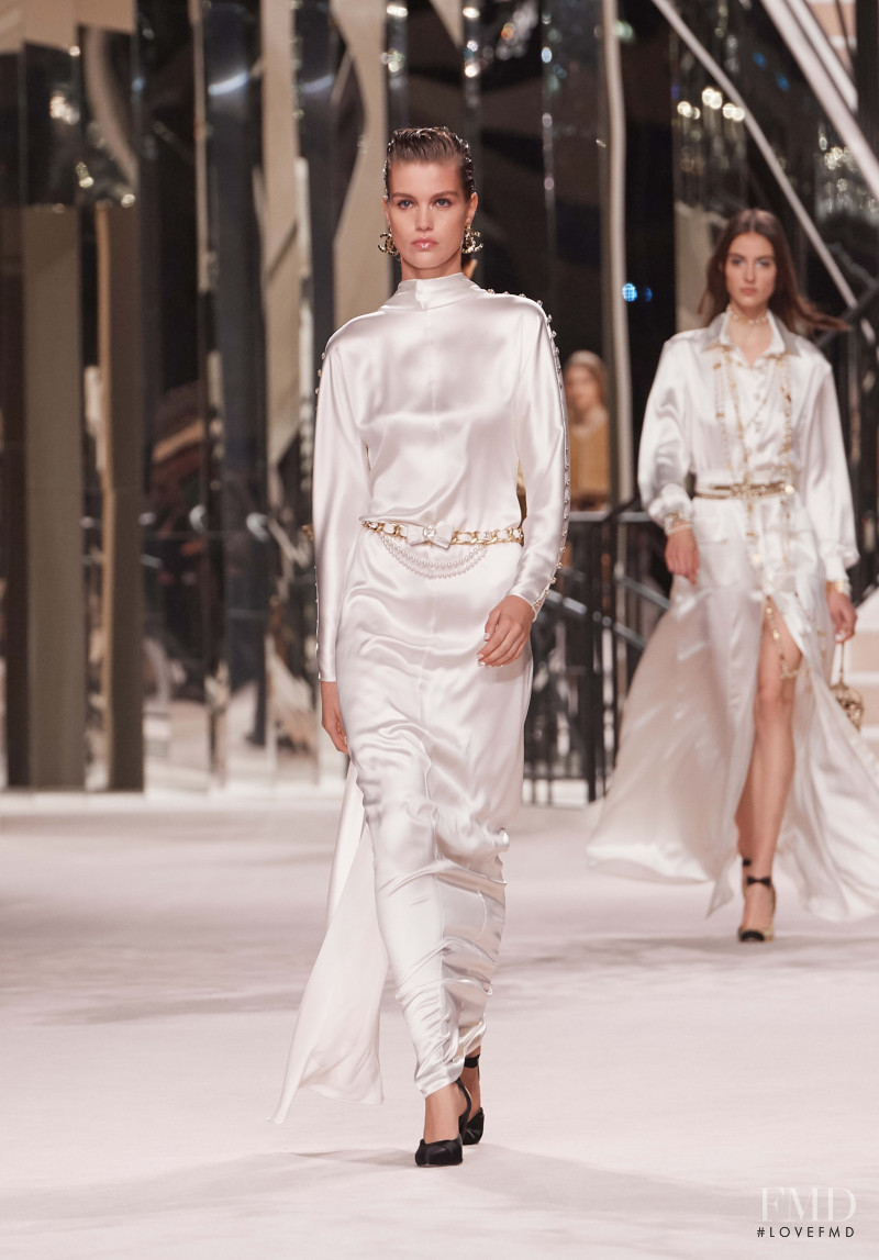 Luna Bijl featured in  the Chanel fashion show for Pre-Fall 2020