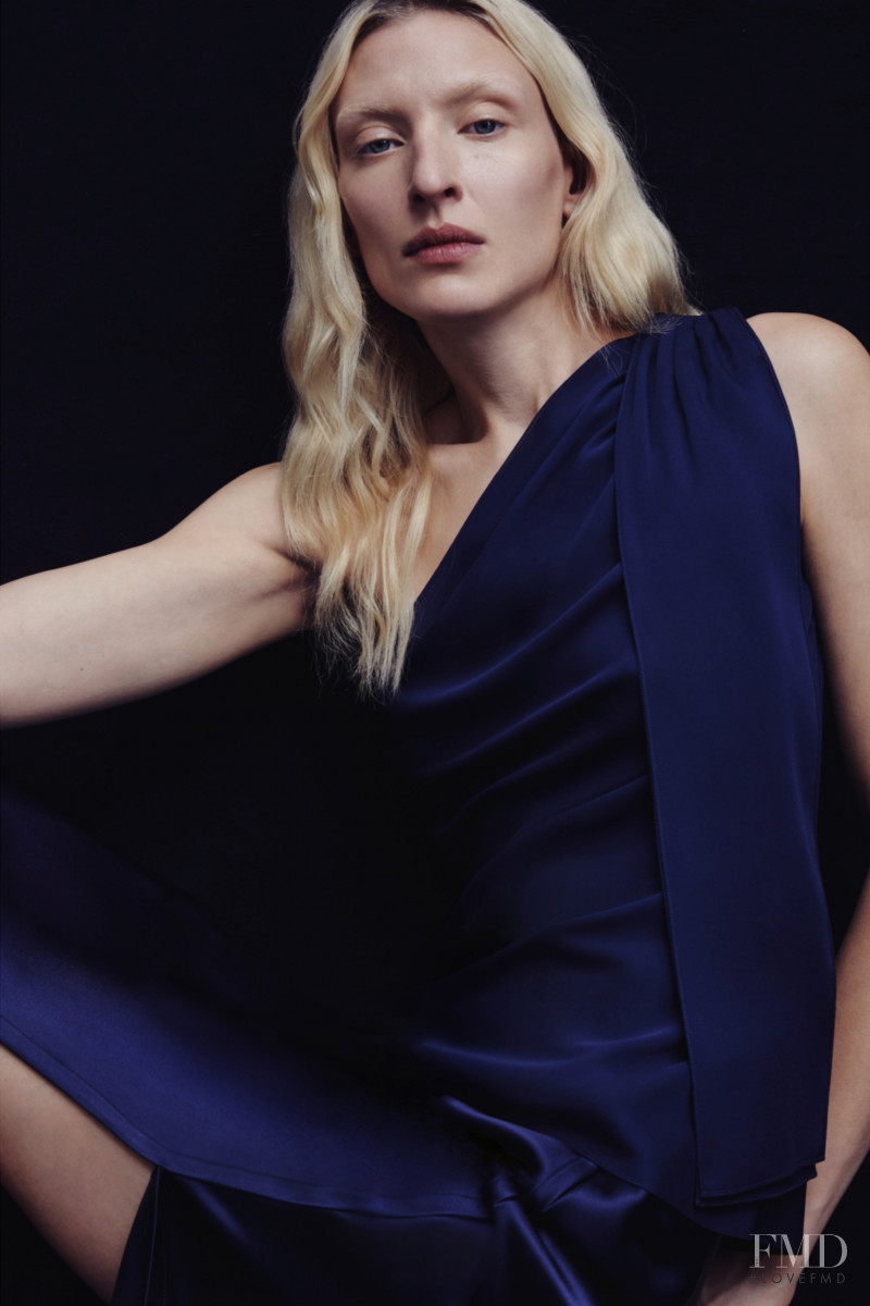 Maggie Maurer featured in  the Theory lookbook for Pre-Fall 2020