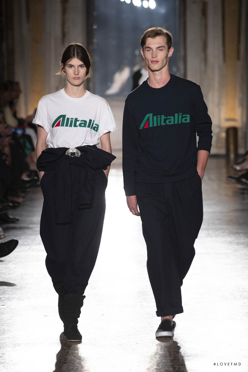 Alberta Ferretti fashion show for Resort 2019